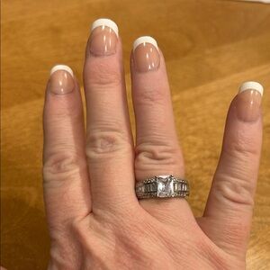 Elegant Silver Women's Ring